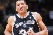 九游体育官网-巴特尔打了3年NBA，如今每月能领多少退休金？网友：难以置信|圣安东尼奥马刺队|NBA总冠军|多伦多猛龙队|丹佛掘金队|中国男篮_新浪体育_新浪新闻